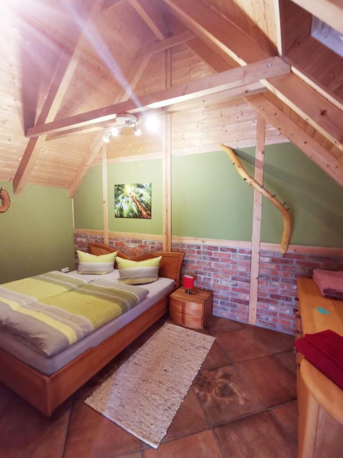 Ziegeleihof Inmitten Von Wiesen Und Waeldern Degenershausen Esterno foto
